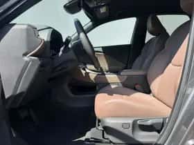 Lexus LBX (2024) thumbnail 5