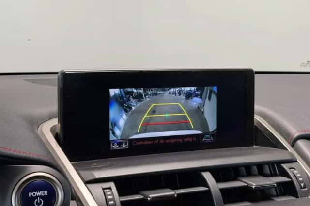 Lexus NX (2020) thumbnail 16