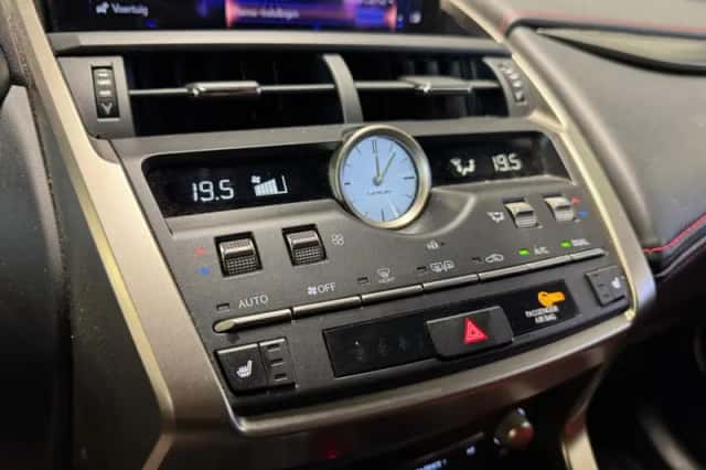 Lexus NX (2020) thumbnail 17
