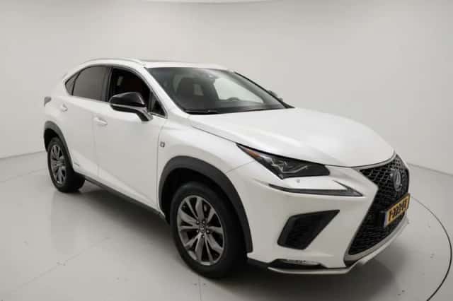 Lexus NX (2020) thumbnail 3