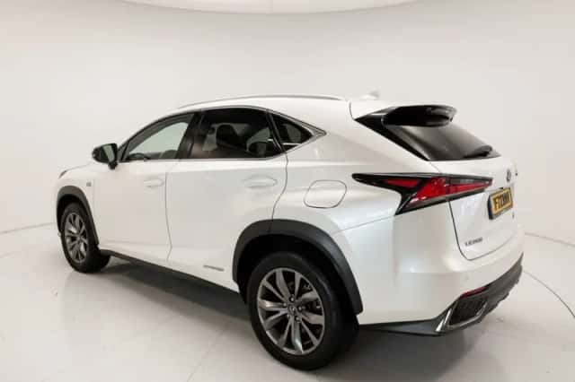 Lexus NX (2020) thumbnail 4