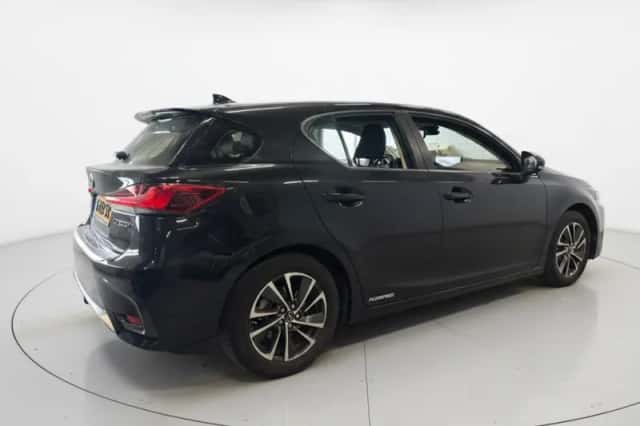 Lexus CT (2019) thumbnail 2