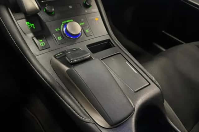 Lexus CT (2019) thumbnail 13