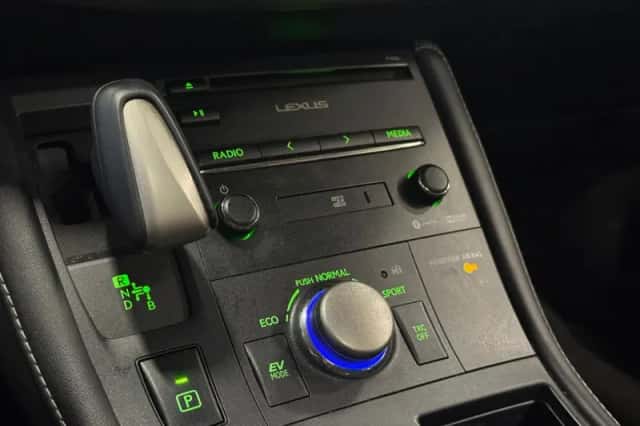 Lexus CT (2019) thumbnail 14