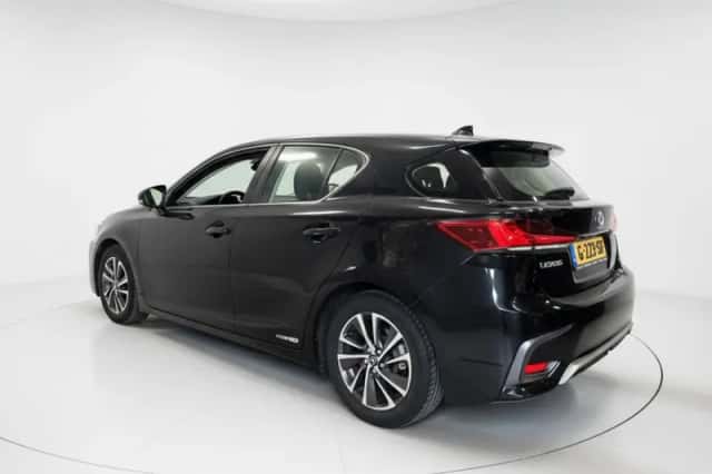 Lexus CT (2019) thumbnail 4