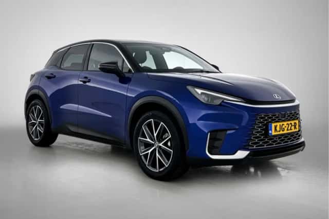 Lexus LBX (2024) thumbnail 12