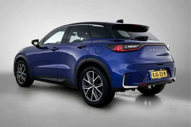Lexus LBX (2024) thumbnail 13