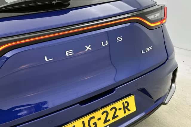 Lexus LBX (2024) thumbnail 19
