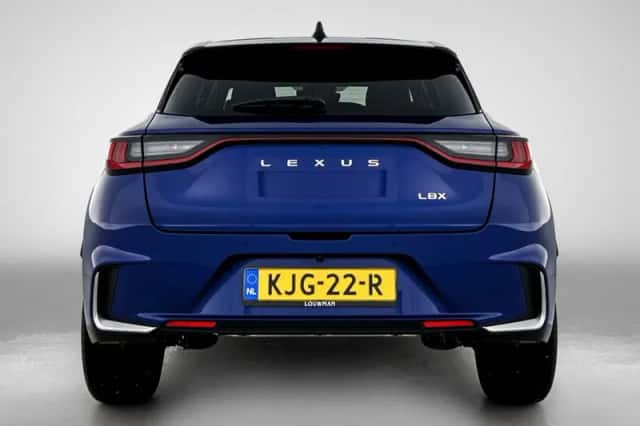 Lexus LBX (2024) thumbnail 21