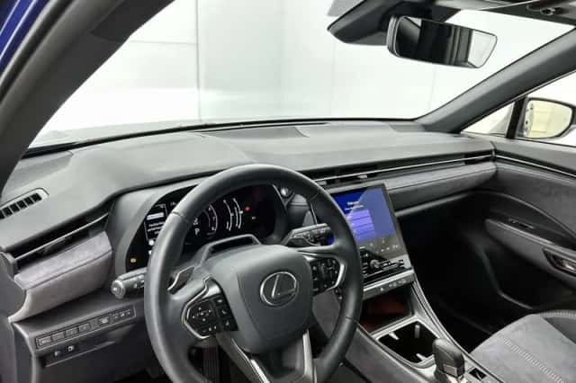 Lexus LBX (2024) thumbnail 32