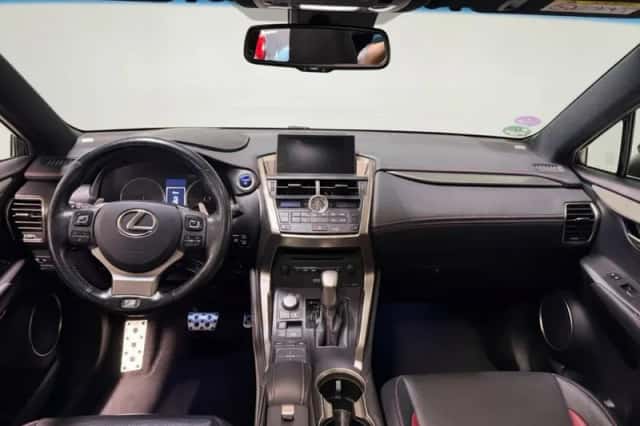 Lexus NX (2017) thumbnail 5