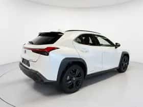 Lexus UX (2022) thumbnail 2
