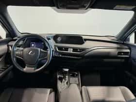 Lexus UX (2022) thumbnail 10