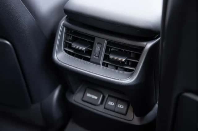 Lexus ES (2023) thumbnail 28