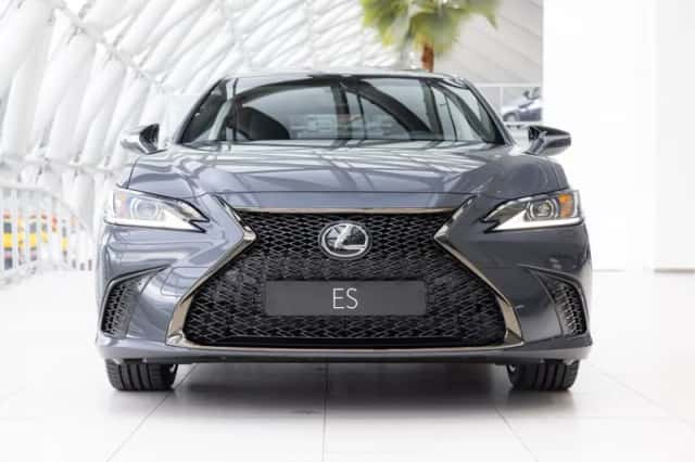 Lexus ES (2023) thumbnail 30