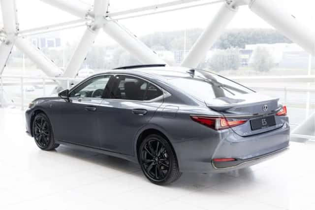 Lexus ES (2023) thumbnail 4