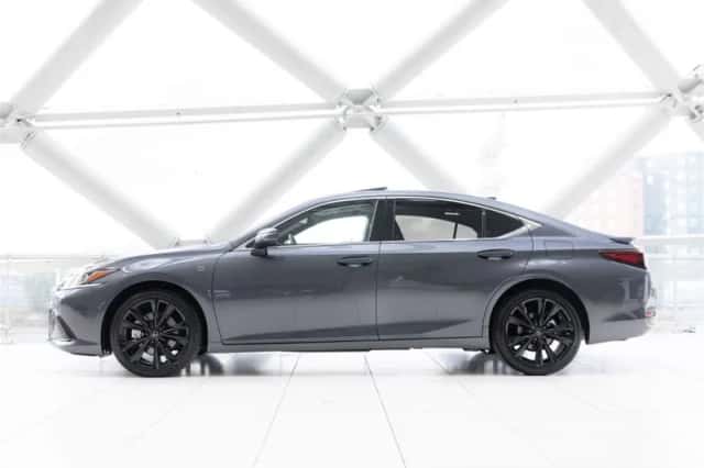 Lexus ES (2023) thumbnail 33