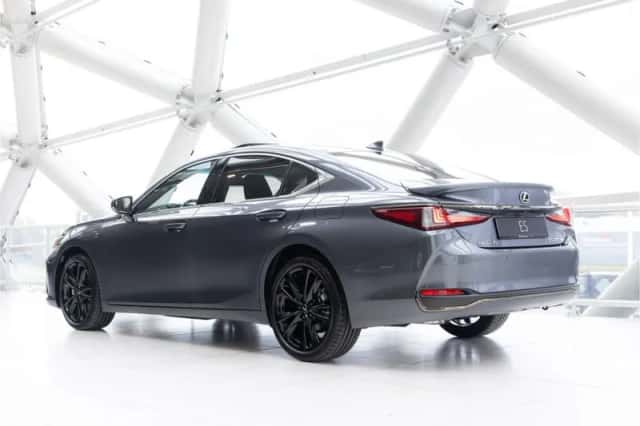 Lexus ES (2023) thumbnail 35