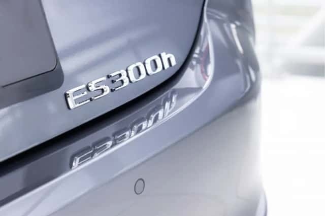 Lexus ES (2023) thumbnail 36