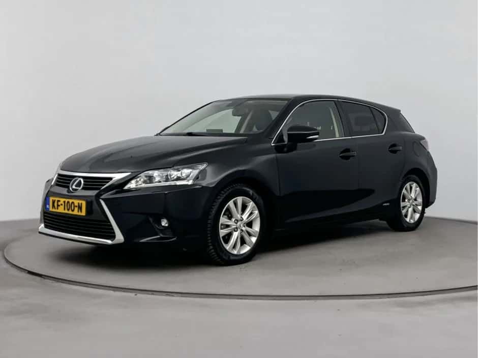 Lexus CT (2016) — foto 1