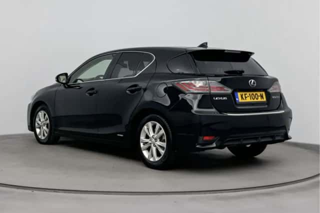 Lexus CT (2016) thumbnail 14
