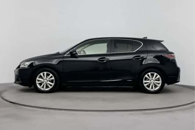 Lexus CT (2016) thumbnail 3