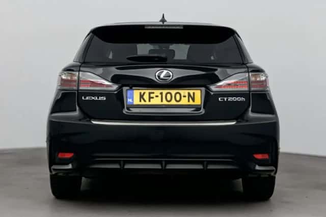 Lexus CT (2016) thumbnail 21