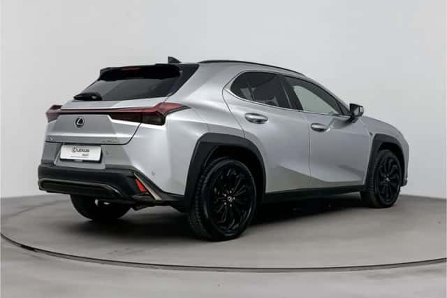 Lexus UX (2022) thumbnail 2