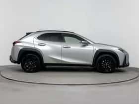 Lexus UX (2022) thumbnail 11