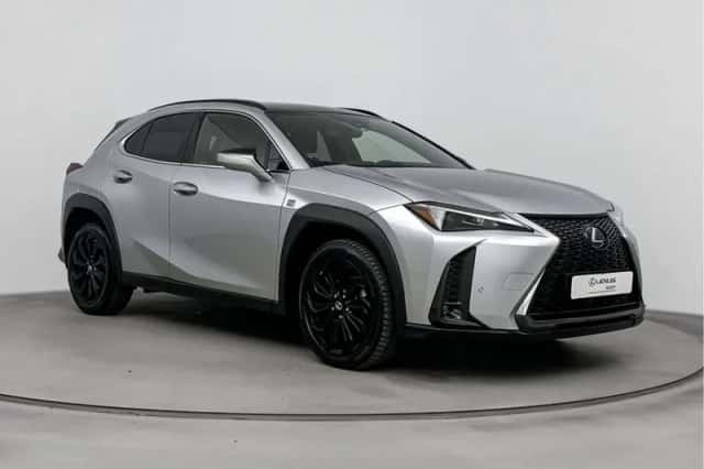 Lexus UX (2022) thumbnail 12