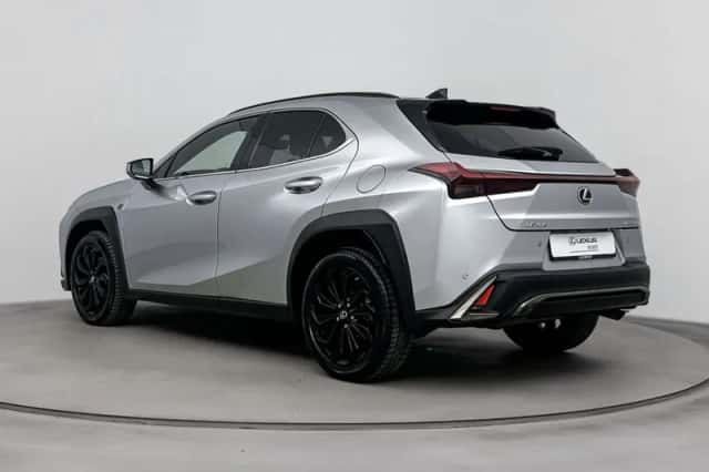 Lexus UX (2022) thumbnail 13