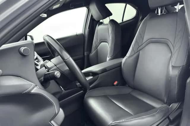 Lexus UX (2022) thumbnail 15