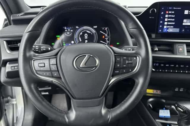Lexus UX (2022) thumbnail 17