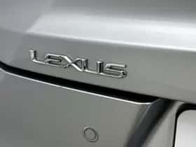 Lexus UX (2022) thumbnail 18