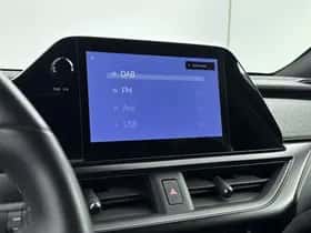 Lexus UX (2022) thumbnail 26