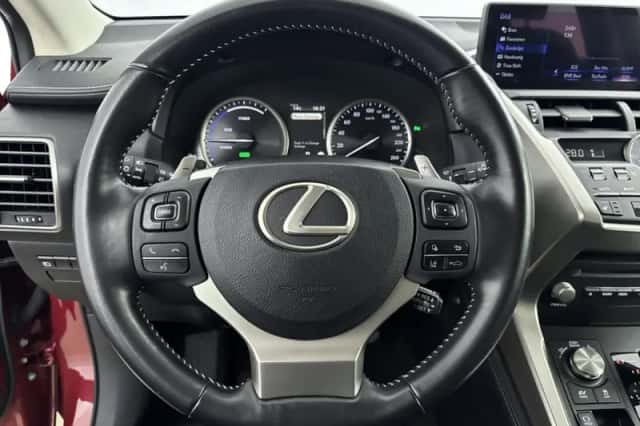Lexus NX (2020) thumbnail 15