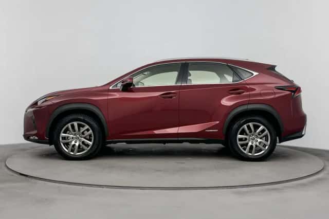 Lexus NX (2020) thumbnail 3