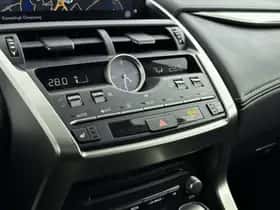 Lexus NX (2020) thumbnail 8
