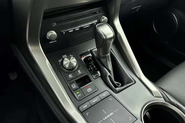 Lexus NX (2020) thumbnail 9