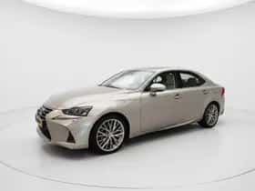 Lexus IS (2019)