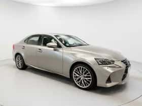 Lexus IS (2019) thumbnail 2