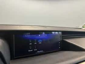 Lexus IS (2019) thumbnail 15