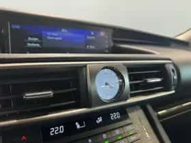 Lexus IS (2019) thumbnail 18