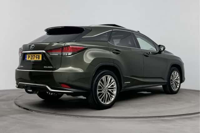 Lexus RX (2022) thumbnail 2