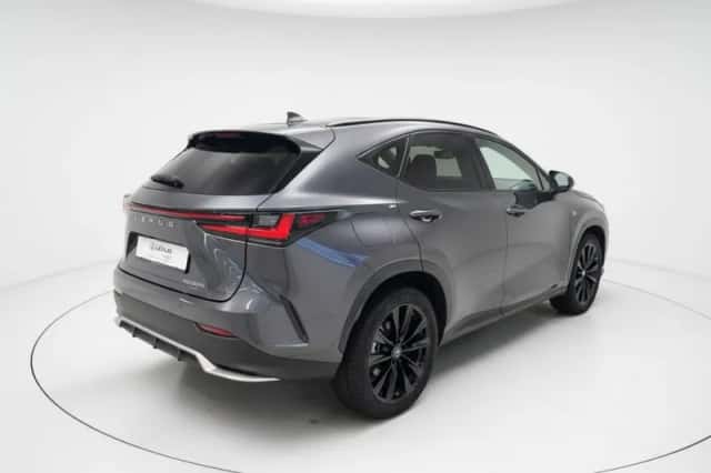 Lexus NX (2022) thumbnail 2