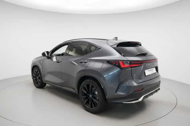 Lexus NX (2022) thumbnail 4