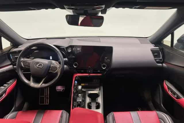 Lexus NX (2022) thumbnail 5