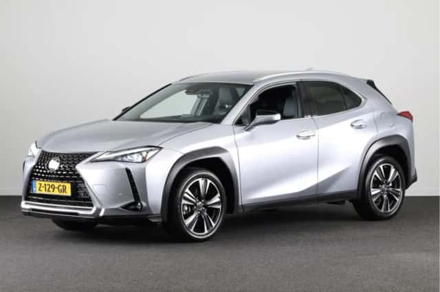 Lexus UX (2024)