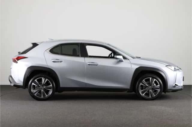 Lexus UX (2024) thumbnail 14