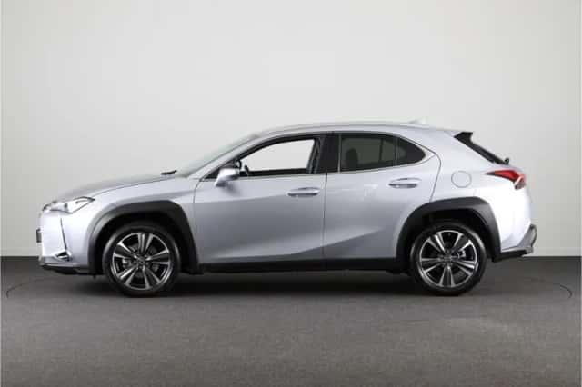 Lexus UX (2024) thumbnail 3